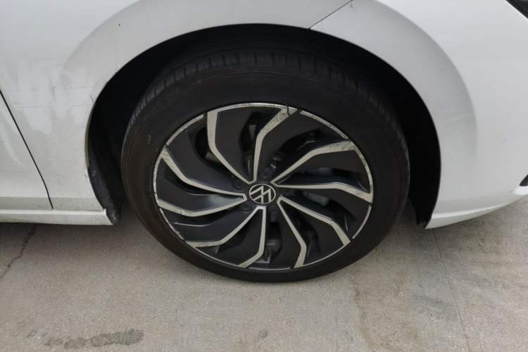 Used Volkswagen Golf 2021 280TSI DSG Pro Right Front Wheel Hub