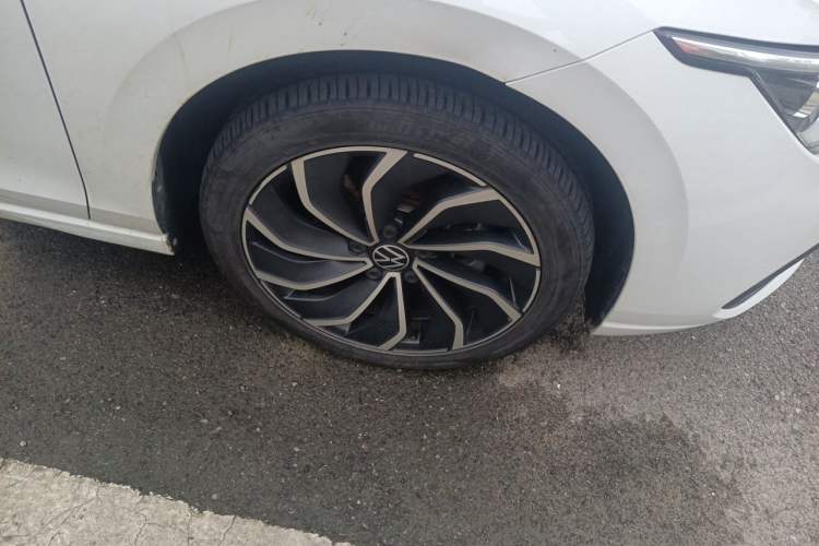 Used Volkswagen Golf 2021 280TSI DSG Pro Right Front Wheel Hub