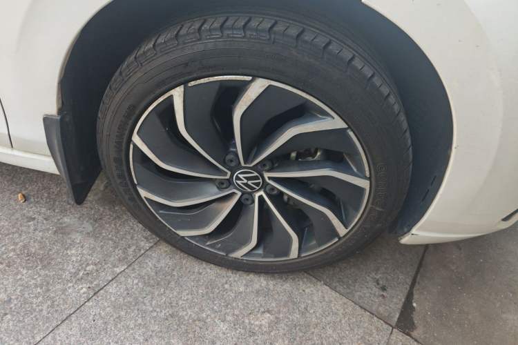 Used Volkswagen Golf 2021 280TSI DSG Pro Right Front Wheel Hub