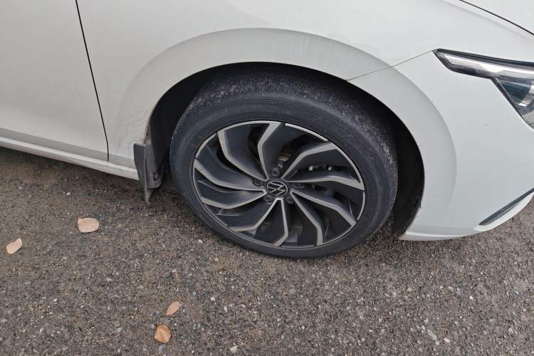 Used Volkswagen Golf 2021 280TSI DSG Pro Right Front Wheel Hub