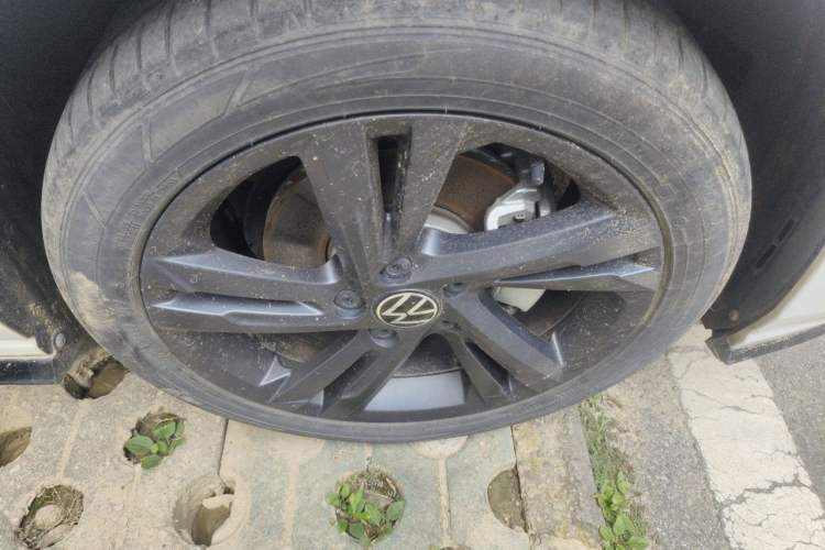 Used Volkswagen Golf 2021 280TSI DSG R-Line Right Front Wheel Hub