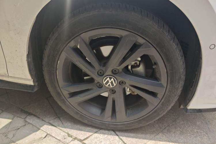 Used Volkswagen Golf 2021 280TSI DSG Pro Right Front Wheel Hub