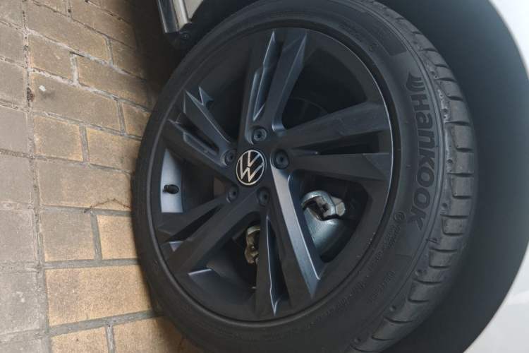 Used Volkswagen Golf 2021 280TSI DSG R-Line Right Front Wheel Hub