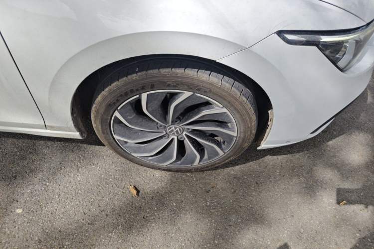 Used Volkswagen Golf 2021 280TSI DSG Pro Right Front Wheel Hub