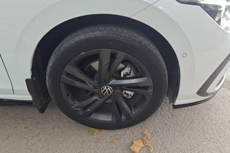 Used Volkswagen Golf 2021 280TSI DSG R-Line Right Front Wheel Hub