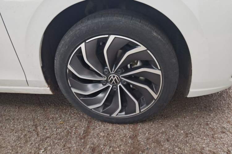 Used Volkswagen Golf 2021 280TSI DSG Pro Right Front Wheel Hub