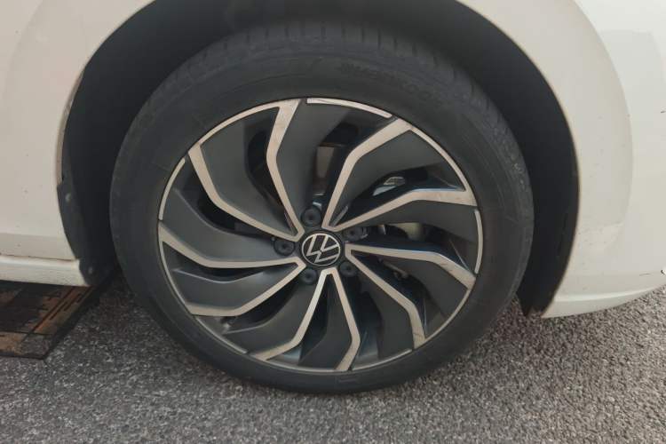 Used Volkswagen Golf 2021 280TSI DSG Pro Right Front Wheel Hub