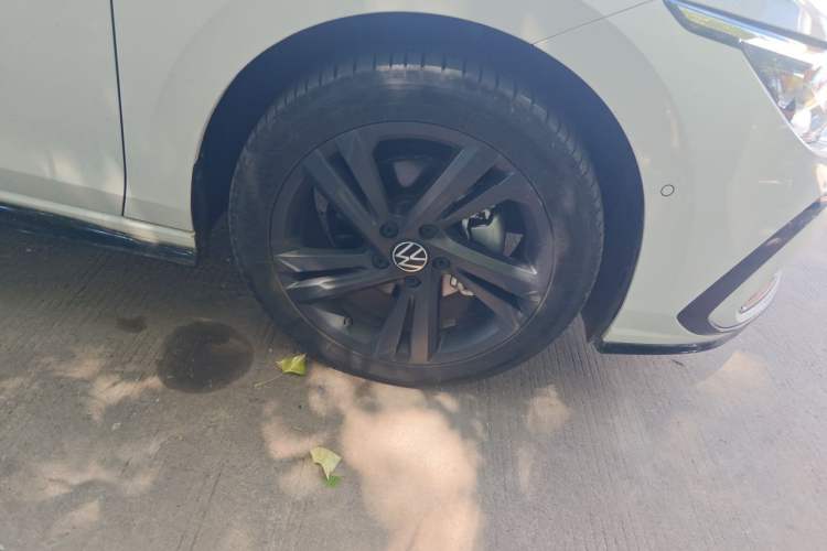 Used Volkswagen Golf 2021 280TSI DSG R-Line Right Front Wheel Hub