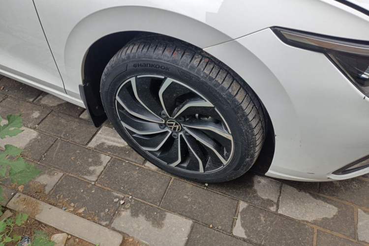Used Volkswagen Golf 2021 280TSI DSG Pro Right Front Wheel Hub