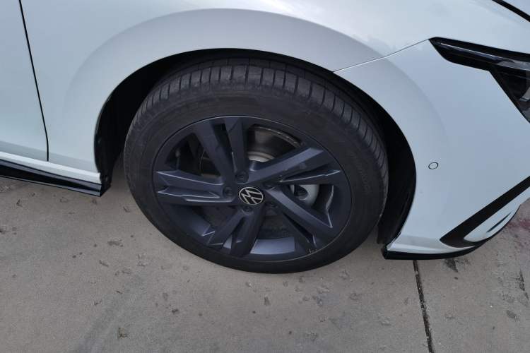 Used Volkswagen Golf 2021 280TSI DSG R-Line Right Front Wheel Hub