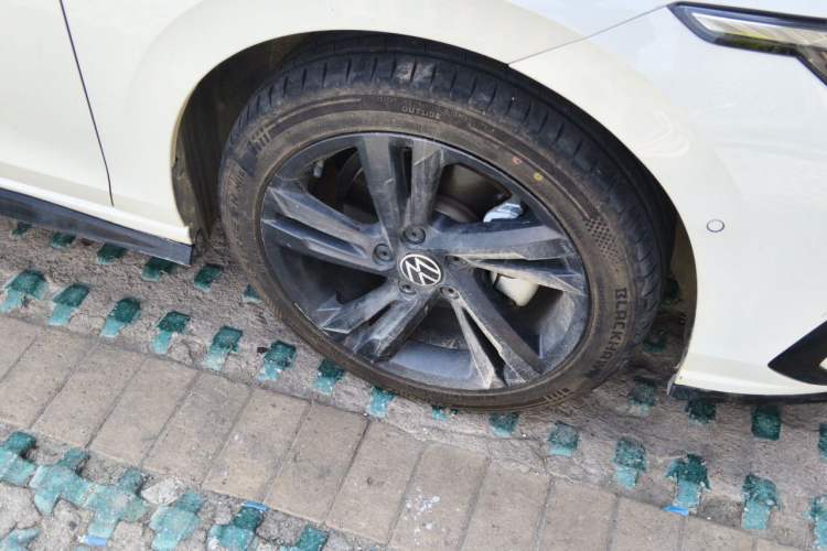 Used Volkswagen Golf 2021 280TSI DSG R-Line Right Front Wheel Hub