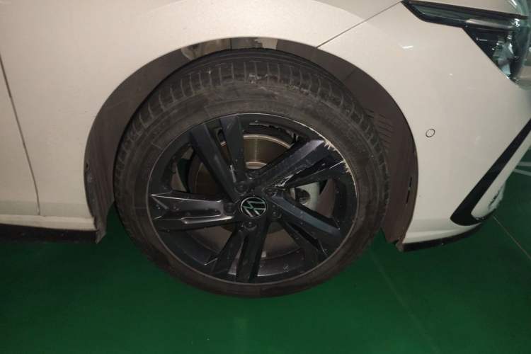 Used Volkswagen Golf 2021 280TSI DSG R-Line Right Front Wheel Hub
