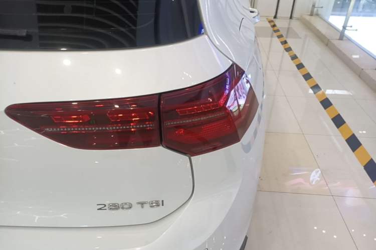 Used Volkswagen Golf 2021 280TSI DSG R-Line Right Rear Taillight