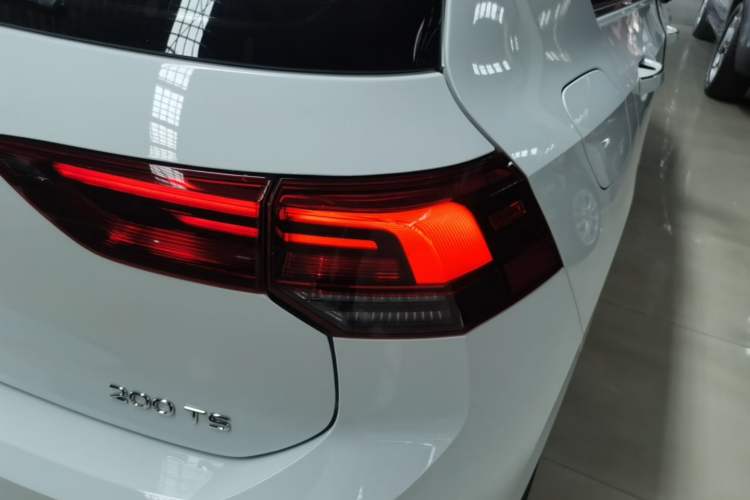 Used Volkswagen Golf 2021 200TSI DSG Right Rear Taillight