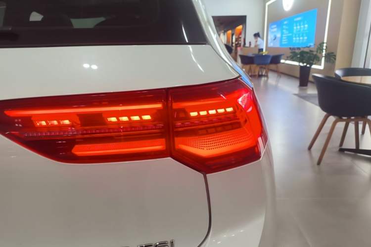 Used Volkswagen Golf 2021 280TSI DSG R-Line Right Rear Taillight