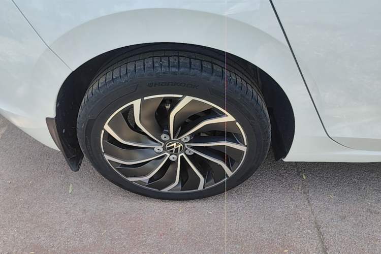 Used Volkswagen Golf 2021 200TSI DSG Pro Right Rear Wheel Hub