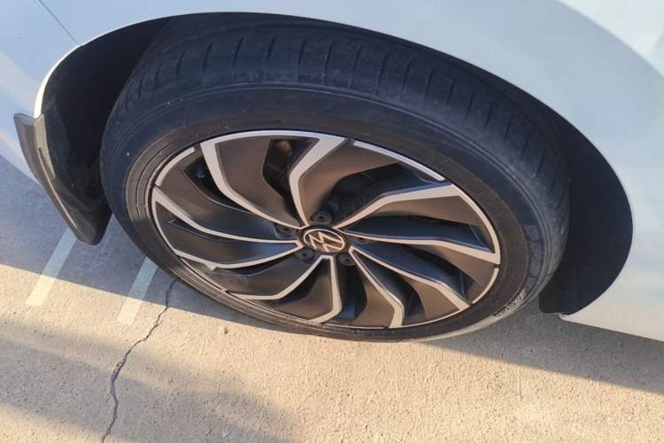 Used Volkswagen Golf 2021 280TSI DSG Pro Right Rear Wheel Hub