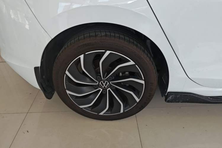 Used Volkswagen Golf 2021 280TSI DSG R-Line Right Rear Wheel Hub