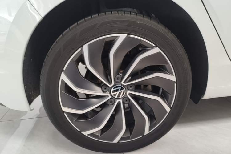 Used Volkswagen Golf 2021 280TSI DSG Pro Right Rear Wheel Hub