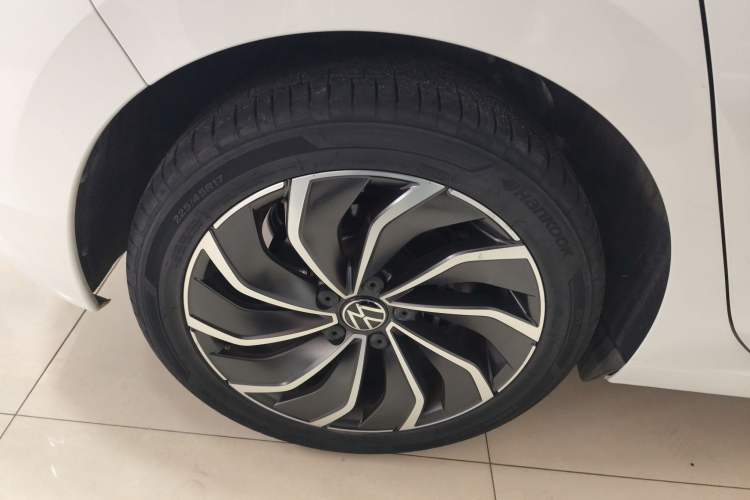 Used Volkswagen Golf 2021 280TSI DSG Pro Right Rear Wheel Hub