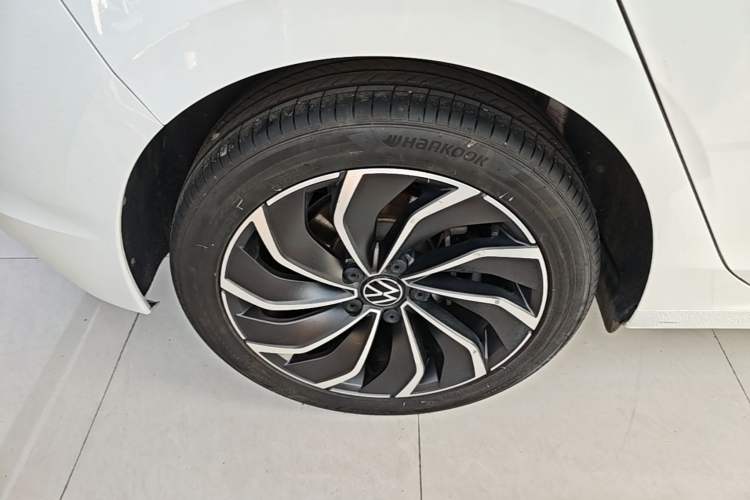 Used Volkswagen Golf 2021 280TSI DSG Pro Right Rear Wheel Hub