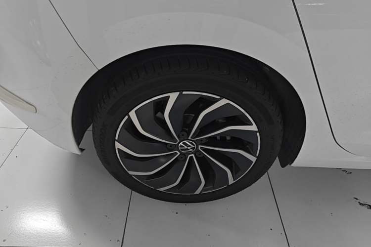 Used Volkswagen Golf 2021 280TSI DSG Pro Right Rear Wheel Hub