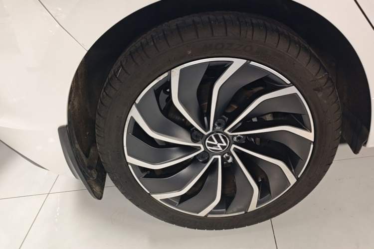 Used Volkswagen Golf 2021 280TSI DSG Pro Right Rear Wheel Hub