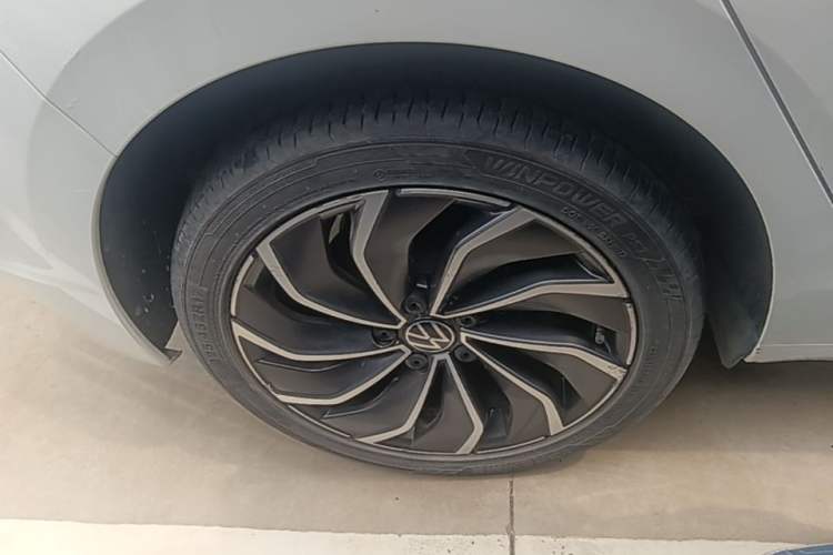 Used Volkswagen Golf 2021 280TSI DSG Pro Right Rear Wheel Hub