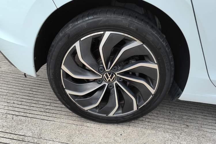 Used Volkswagen Golf 2021 280TSI DSG Pro Right Rear Wheel Hub