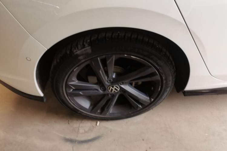 Used Volkswagen Golf 2021 280TSI DSG R-Line Right Rear Wheel Hub
