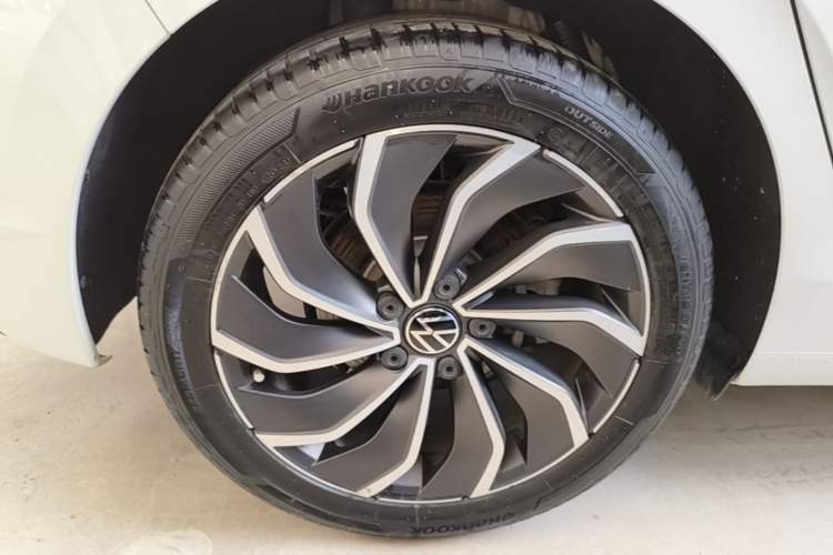 Used Volkswagen Golf 2021 280TSI DSG R-Line Right Rear Wheel Hub