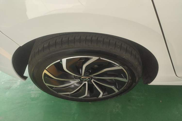 Used Volkswagen Golf 2021 200TSI DSG Pro Right Rear Wheel Hub