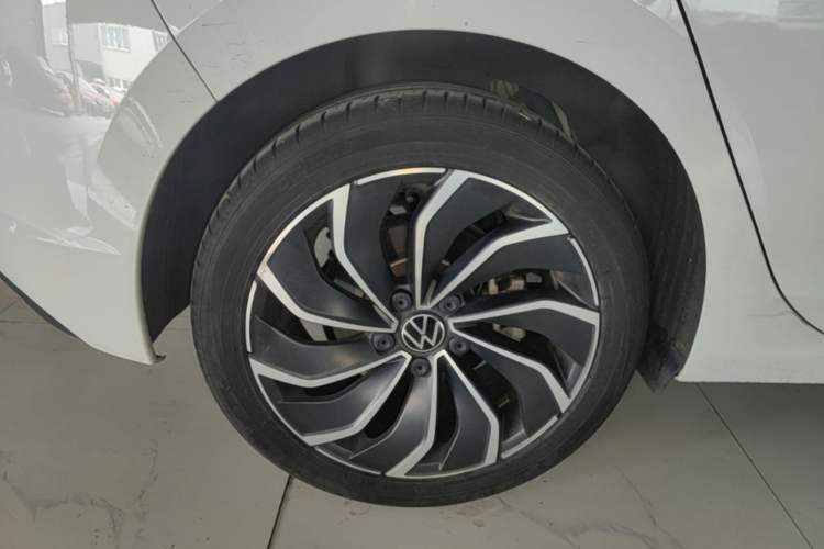 Used Volkswagen Golf 2021 280TSI DSG Pro Right Rear Wheel Hub