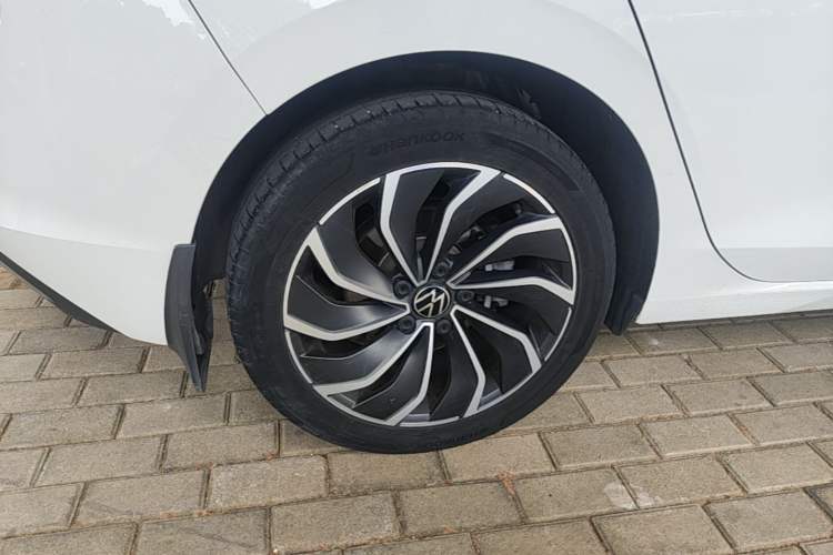 Used Volkswagen Golf 2021 280TSI DSG Pro Right Rear Wheel Hub