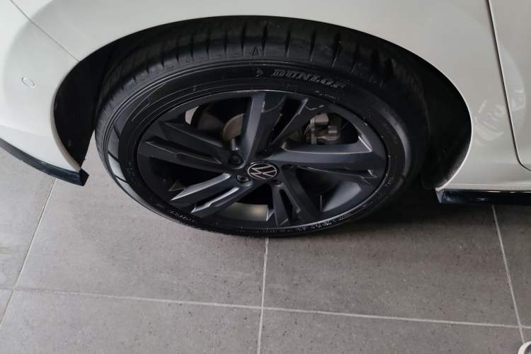 Used Volkswagen Golf 2021 280TSI DSG R-Line Right Rear Wheel Hub