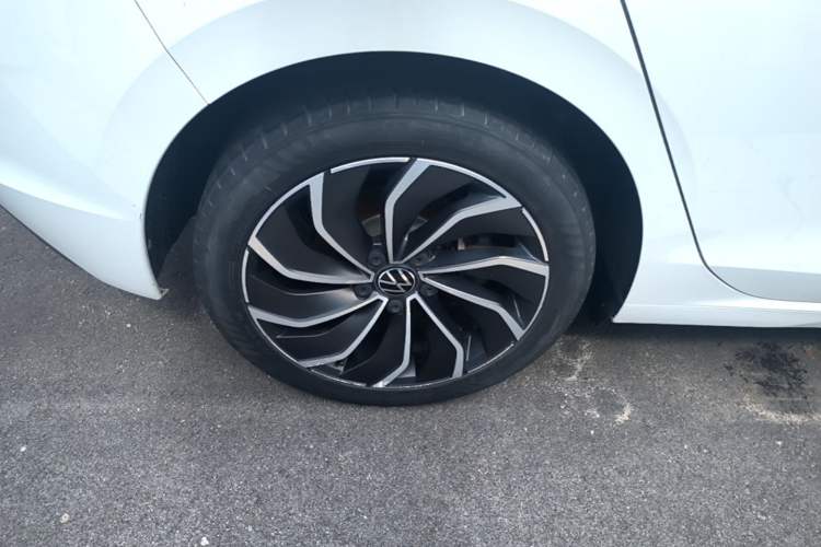 Used Volkswagen Golf 2021 280TSI DSG Pro Right Rear Wheel Hub