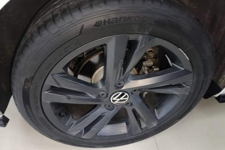 Used Volkswagen Golf 2021 280TSI DSG R-Line Right Rear Wheel Hub