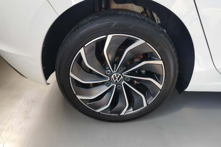 Used Volkswagen Golf 2021 280TSI DSG Pro Right Rear Wheel Hub