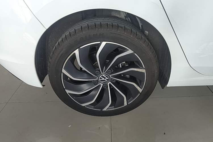 Used Volkswagen Golf 2021 280TSI DSG Pro Right Rear Wheel Hub