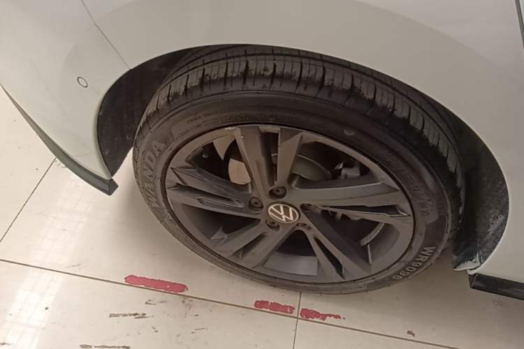 Used Volkswagen Golf 2021 280TSI DSG R-Line Right Rear Wheel Hub