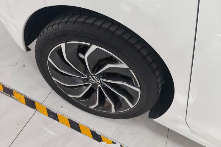 Used Volkswagen Golf 2021 280TSI DSG Pro Right Rear Wheel Hub