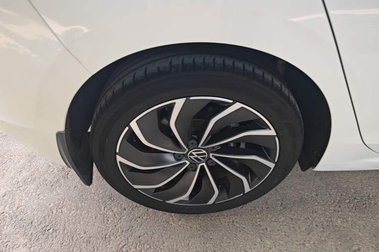 Used Volkswagen Golf 2021 280TSI DSG Pro Right Rear Wheel Hub