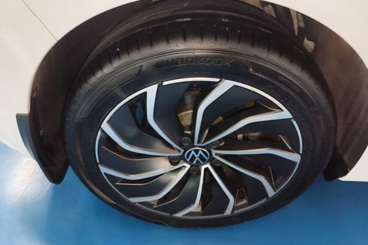 Used Volkswagen Golf 2021 280TSI DSG 30th Anniversary Edition Right Rear Wheel Hub