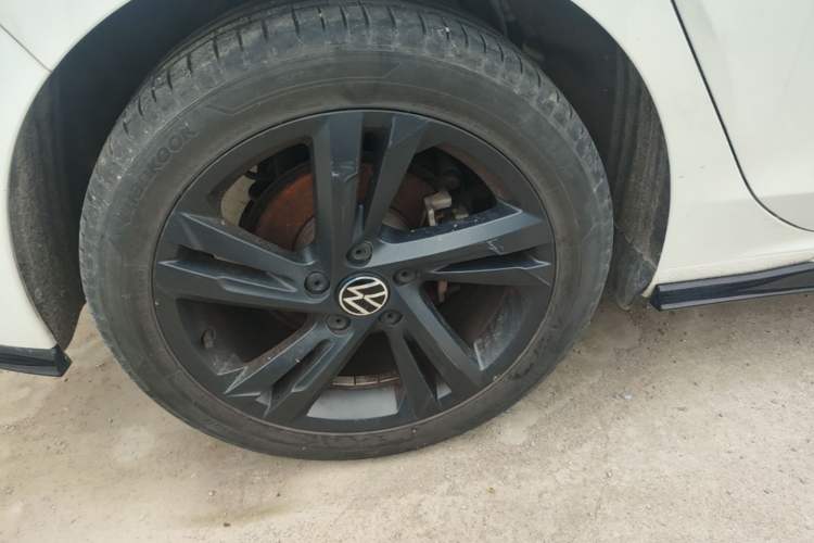 Used Volkswagen Golf 2021 280TSI DSG R-Line Right Rear Wheel Hub