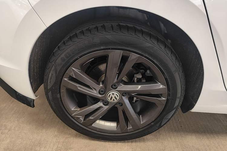 Used Volkswagen Golf 2021 280TSI DSG Pro Right Rear Wheel Hub