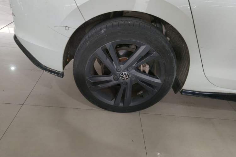 Used Volkswagen Golf 2021 280TSI DSG R-Line Right Rear Wheel Hub