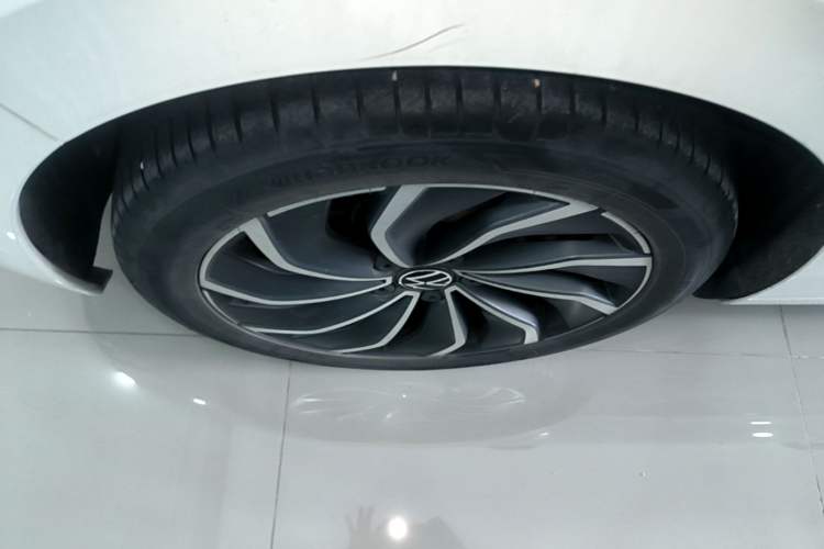 Used Volkswagen Golf 2021 280TSI DSG Pro Right Rear Wheel Hub