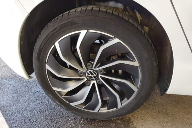 Used Volkswagen Golf 2021 280TSI DSG Pro Right Rear Wheel Hub