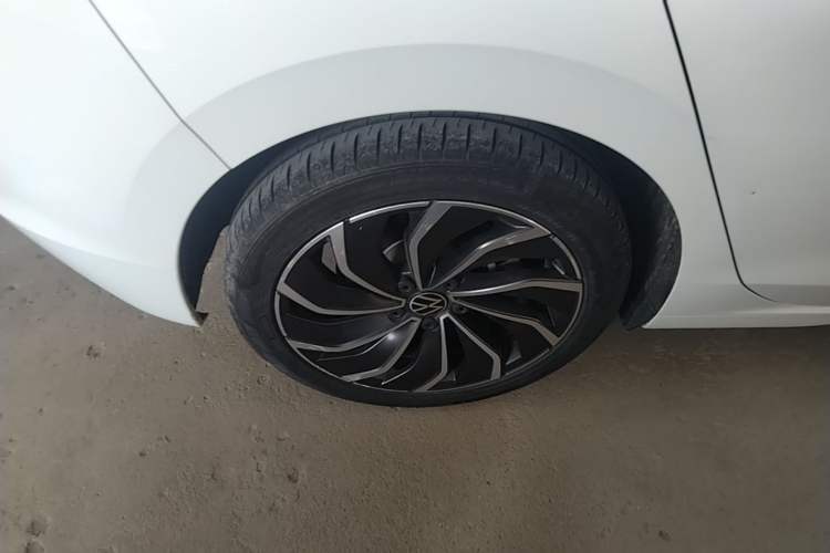 Used Volkswagen Golf 2021 280TSI DSG Pro Right Rear Wheel Hub