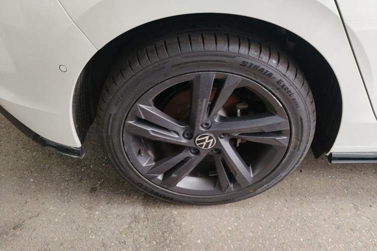 Used Volkswagen Golf 2021 280TSI DSG R-Line Right Rear Wheel Hub